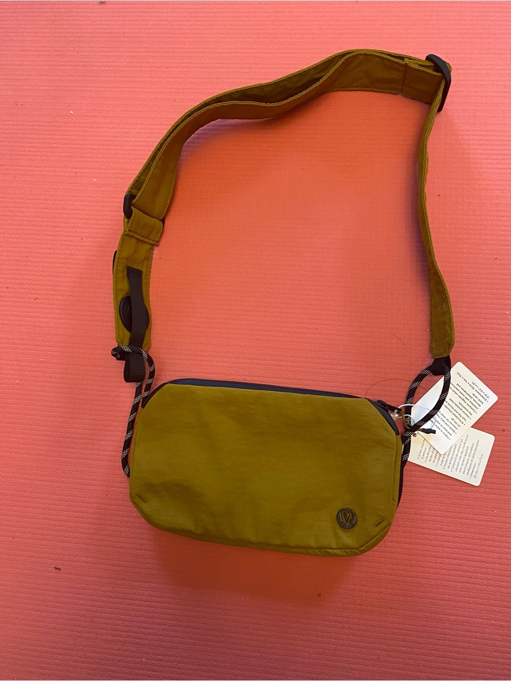 Lululemon pop it off crossbody - NWT
